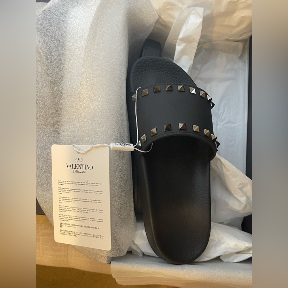 Brand new with tags Valentino Garavani rubber sandal men’s size 6